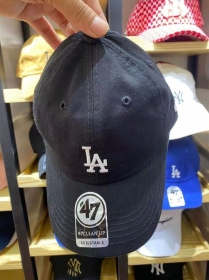 Хлопковая бейсболка с вышитым логотипом бренда LA чёрная