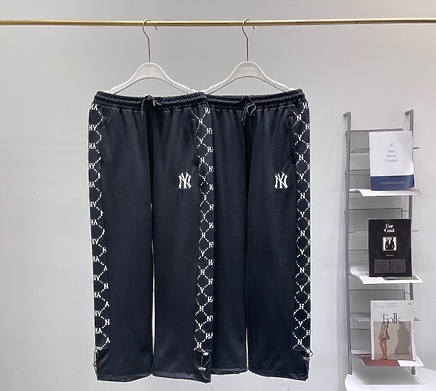 Чёрные спортивки NY с лампасами и затягивающим низом