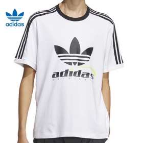Футболка с коротким рукавом Adidas в белом цвете с принтом на груди