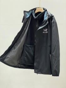 Тёмно-серая куртка Arcteryx 2 в 1 с флисовой олимпийкой в комплекте