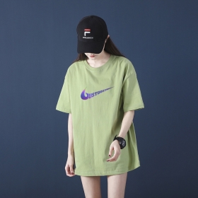 Оливковая футболка Nike с коротким рукавом и надписью на груди