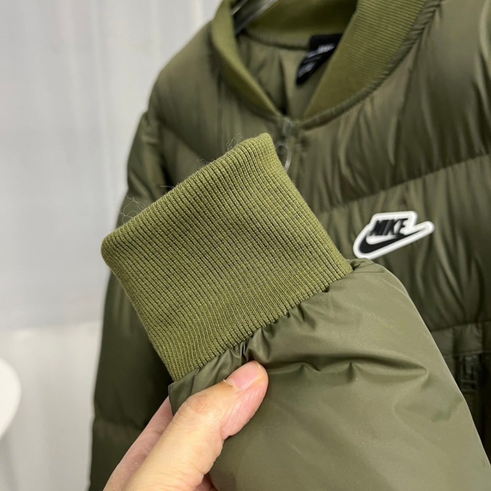Зелёная дутая куртка Nike Swoosh с резинкой на поясе и рукаве