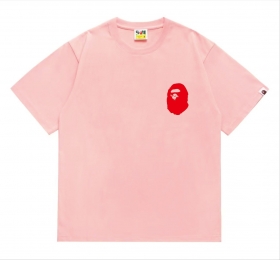 С коротким рукавом BAPE в розовом цвете стильная футболка