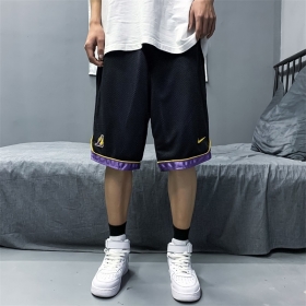 Легкие шорты с фиолетовой вставкой в черном цвете Nike