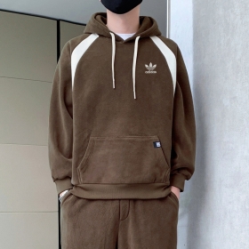 Adidas оверсайз худи коричневого цвета с карманом кенгуру