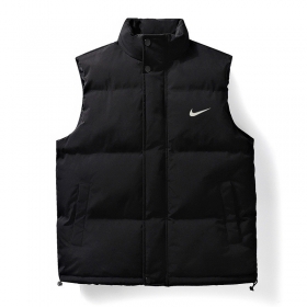 Чёрная жилетка Nike Swoosh дутая с заклепками